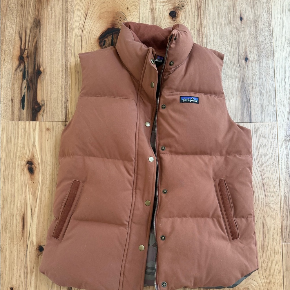 NWOT Women’s Patagonia terra cotta puffy vest